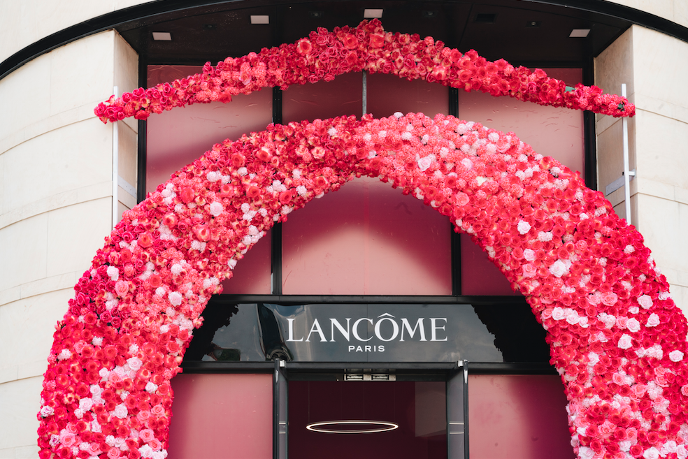 627d9f8cff84f1f308be15bc Lancome3