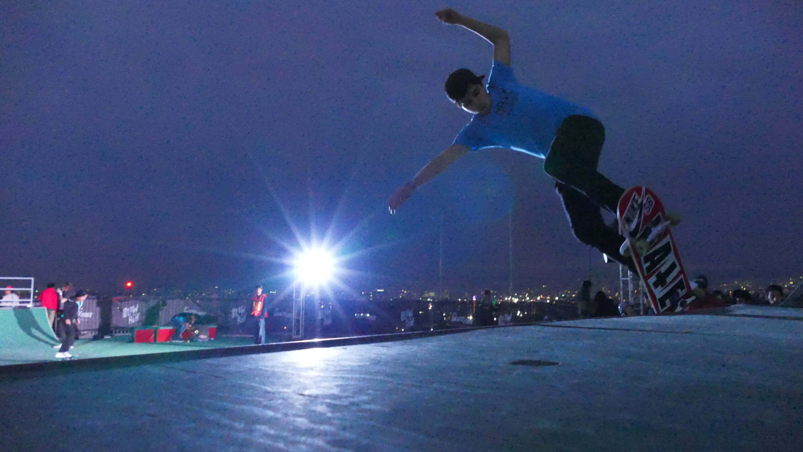 628e76acf5145284d33f98e8 L1000974