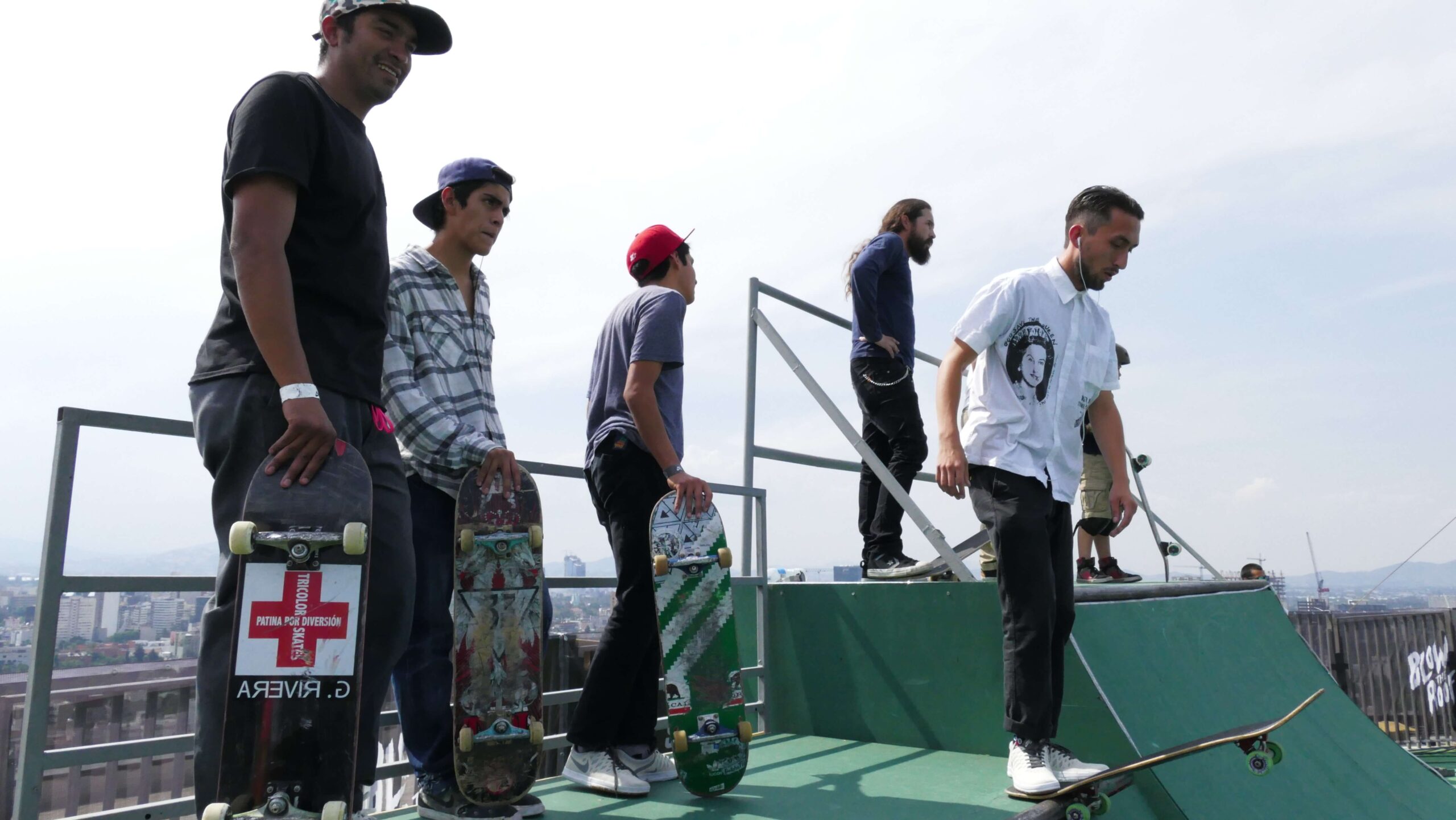 628e76b56932825a71e16553 L1000569