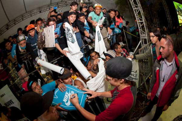 628e7fc48cf30e458e3826c7 Templo Mayor Nike SB Web 50 of 59