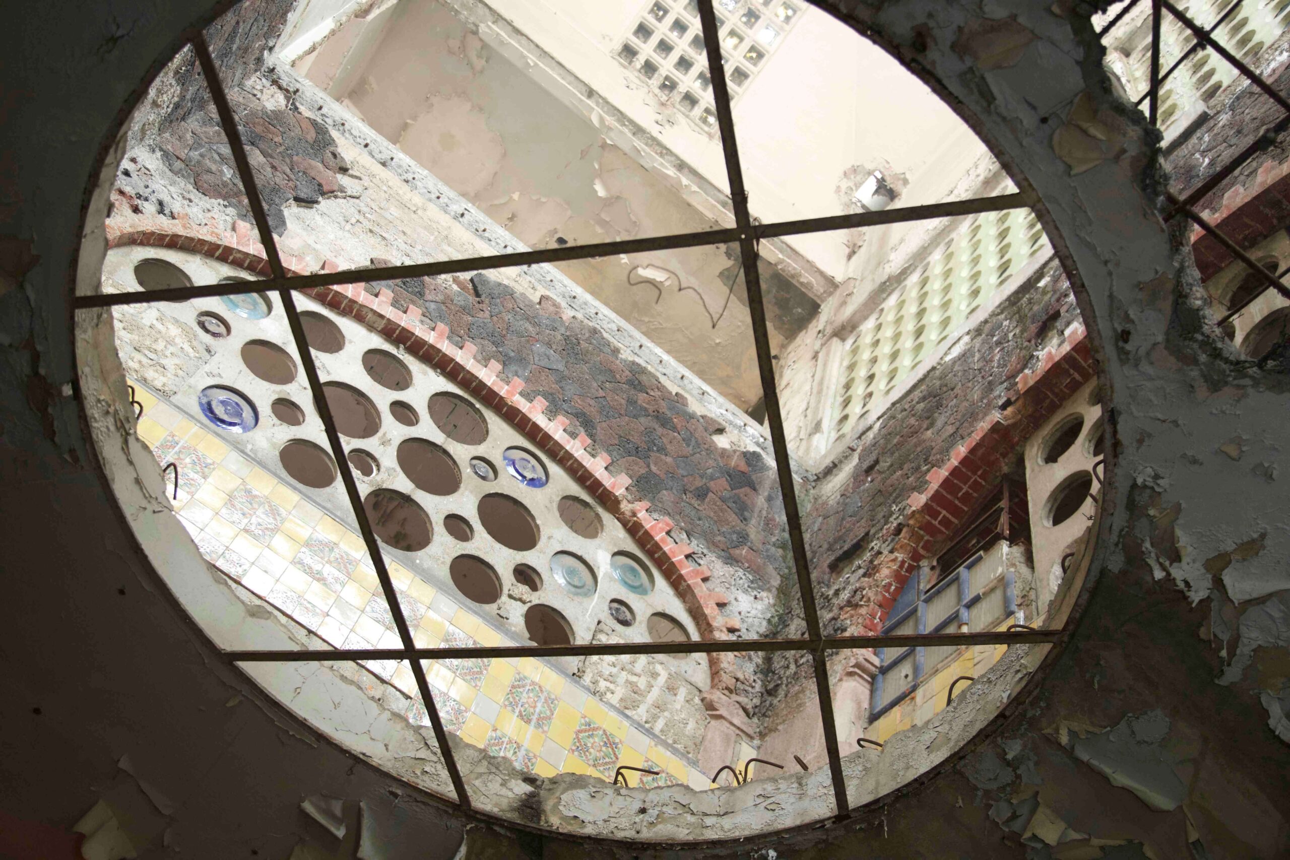 628e87eefaabbd518e288067 FRA4909 copia