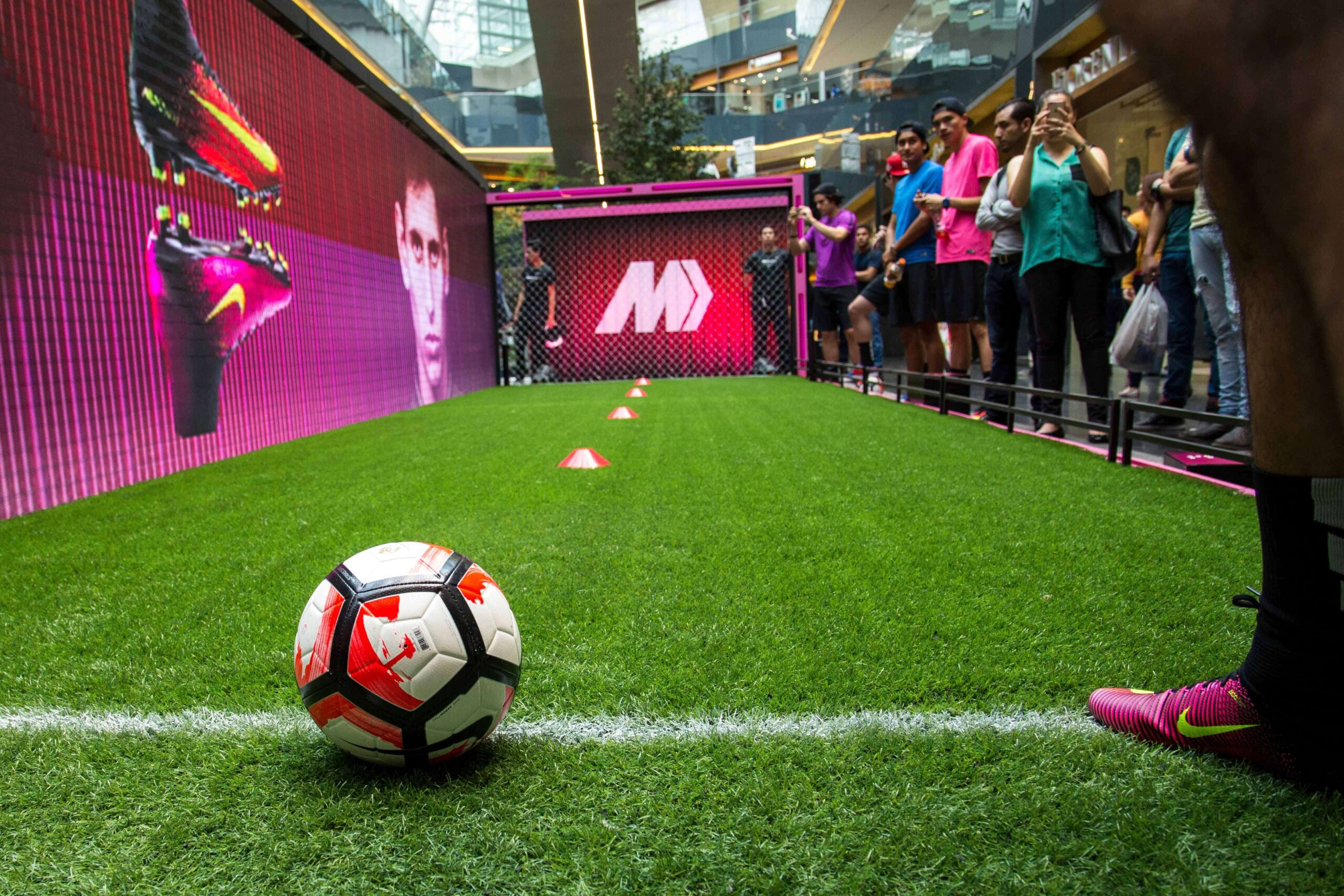 62901e3b1c153f18eb027a83 ECMphoto RECAP MERCURIAL SPEED ROOM 21 1