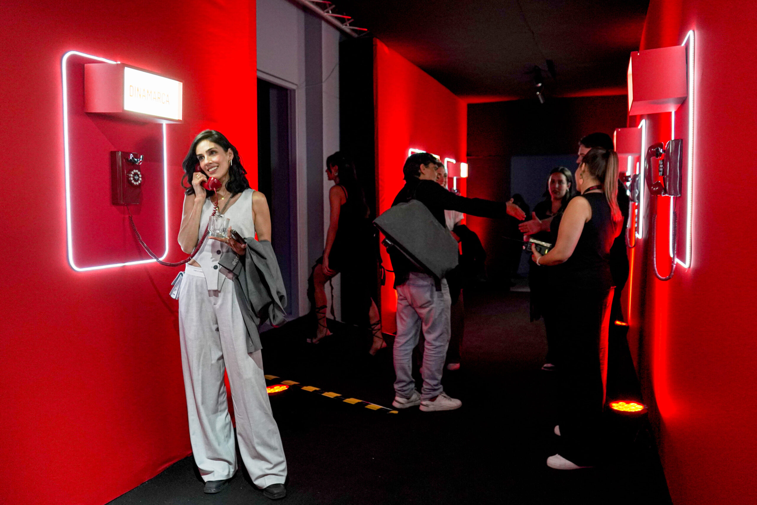 6539b6f5caa923843b861b88 Unboxing Netflix 119