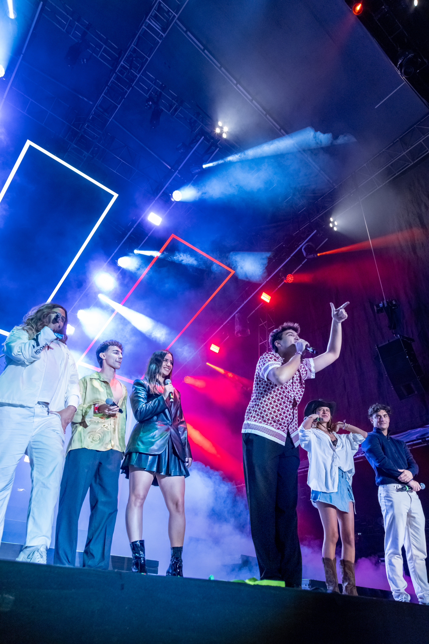 655fec945187d48e6017e08f VIVAFEST066201